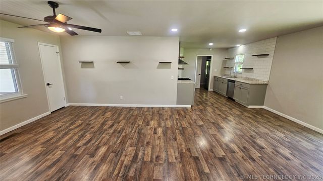 8121 E 124th Street S, Bixby, OK 74008