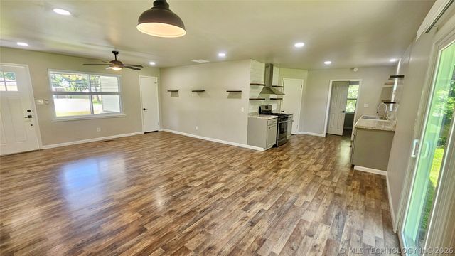 8121 E 124th Street S, Bixby, OK 74008