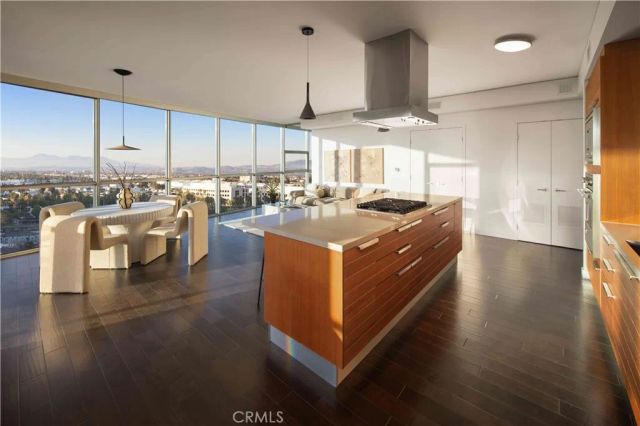 9 MacArthur Place 508, Santa Ana, CA 92707