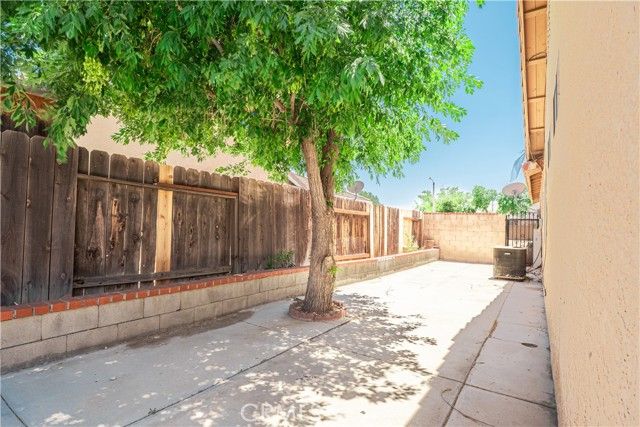 3243 E Avenue R4, Palmdale, CA 93550