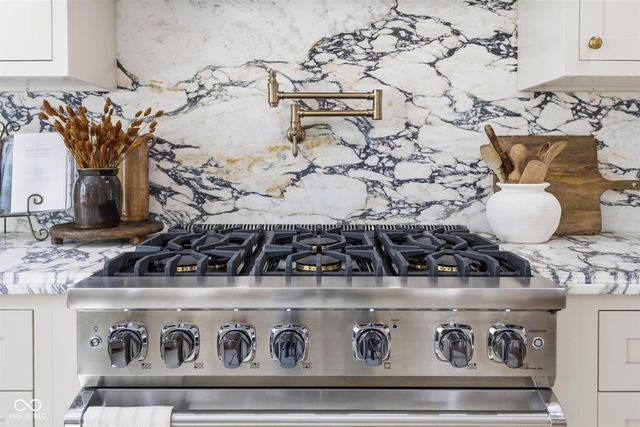 6865 Cardinal Drive, Mccordsville, IN 46055