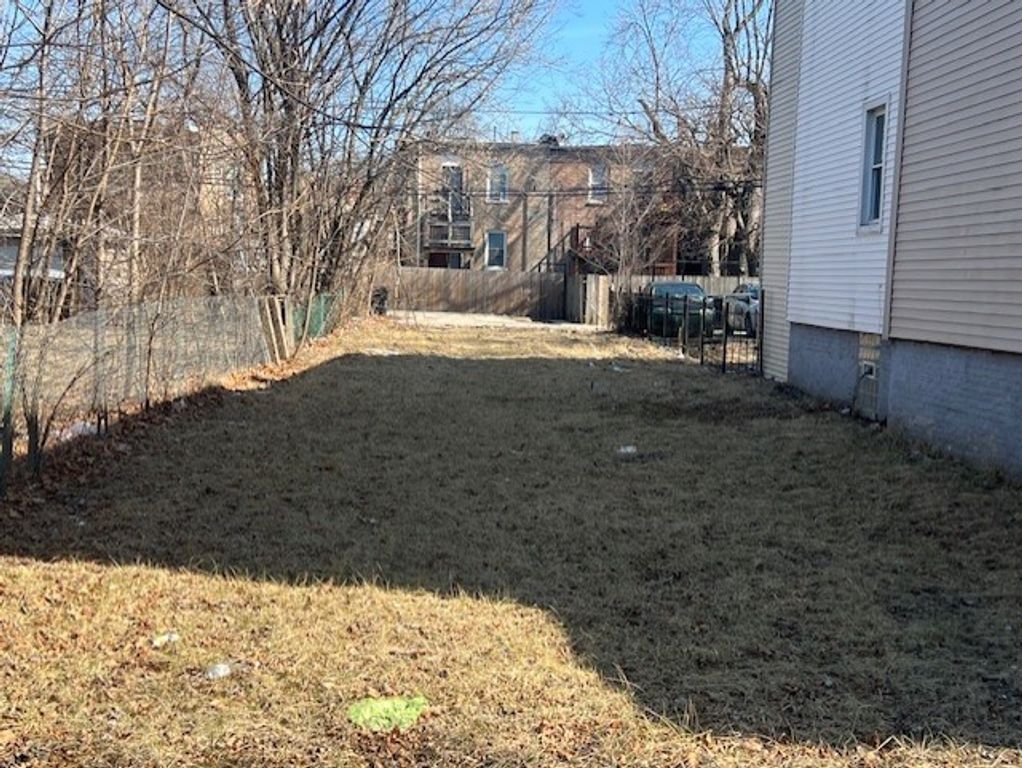 Image 2 of property listing at 7041 S Aberdeen Street, Chicago, IL 60621