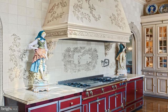 1534 N TROOPER RD, Worcester, PA 19490