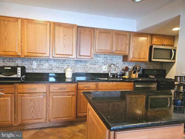2621 WAGON DR, Alexandria, VA 22303