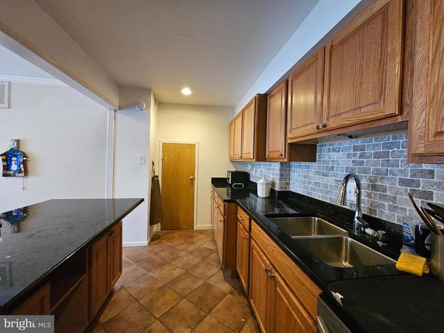 2621 WAGON DR, Alexandria, VA 22303
