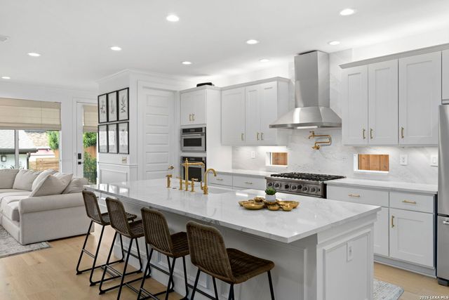334 E Olmos Dr., Olmos Park, TX 78212