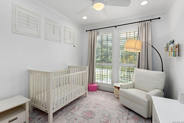 334 E Olmos Dr., Olmos Park, TX 78212