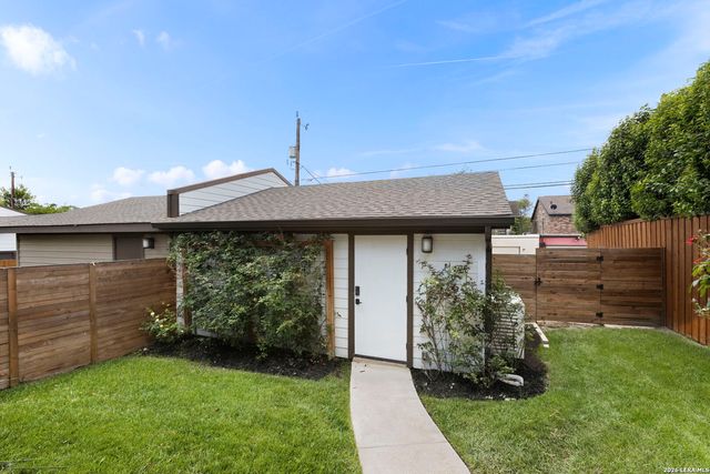 334 E Olmos Dr., Olmos Park, TX 78212