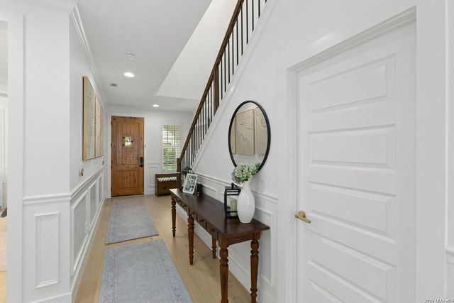 334 E Olmos Dr., Olmos Park, TX 78212