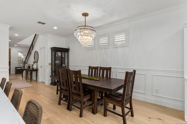 334 E Olmos Dr., Olmos Park, TX 78212