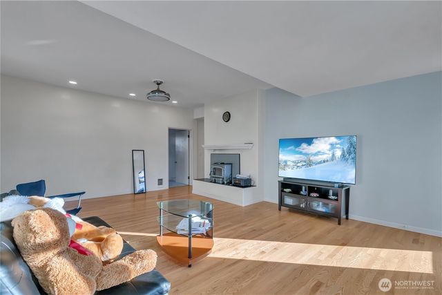 10709 Woodland Avenue E, Puyallup, WA 98373