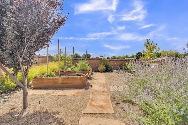 7712 Majesty Court NW, Albuquerque, NM 87107