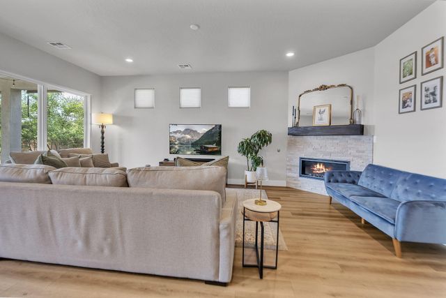 7712 Majesty Court NW, Albuquerque, NM 87107