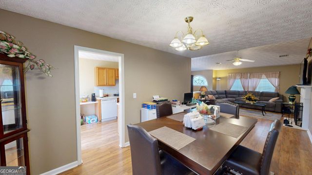 100 Hawthorn Drive, Carrollton, GA 30116