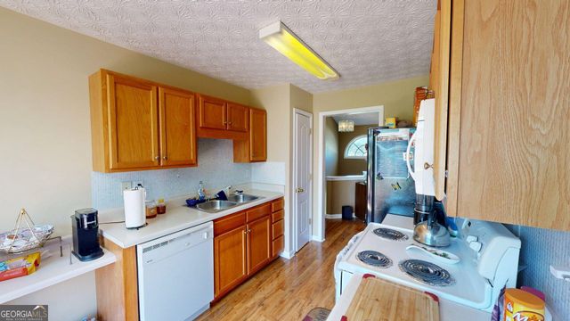 100 Hawthorn Drive, Carrollton, GA 30116