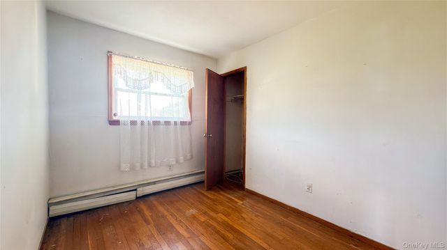 64 Grand Avenue, Lindenhurst, NY 11757