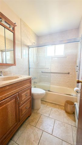 64 Grand Avenue, Lindenhurst, NY 11757
