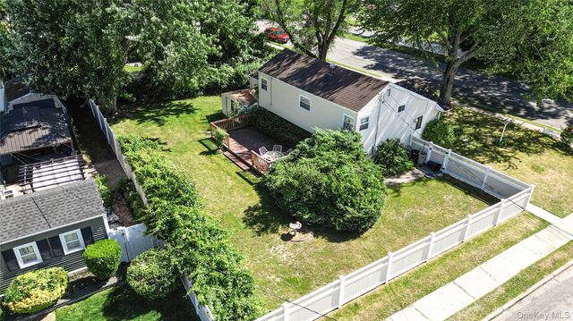64 Grand Avenue, Lindenhurst, NY 11757