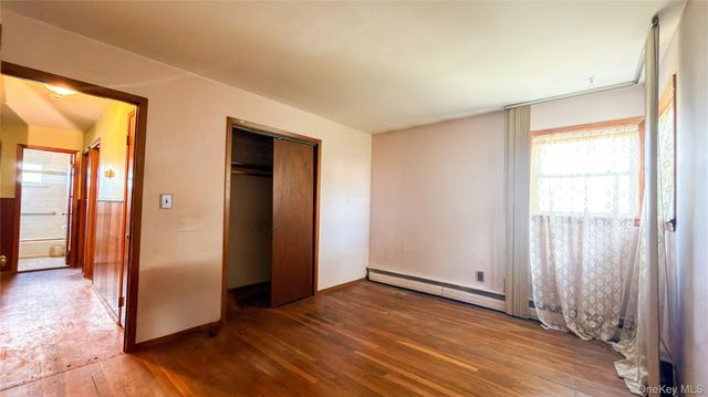64 Grand Avenue, Lindenhurst, NY 11757