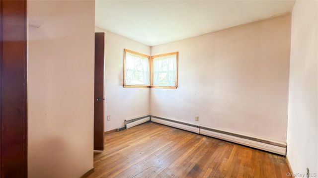 64 Grand Avenue, Lindenhurst, NY 11757