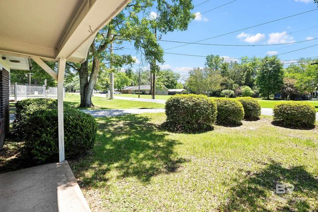 206 W Magnolia Street, Bay Minette, AL 36507