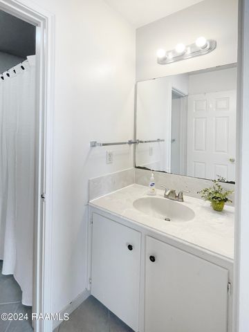101 Michael Allen Boulevard 3b, Lafayette, LA 70501