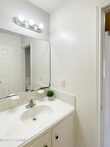 101 Michael Allen Boulevard 3b, Lafayette, LA 70501