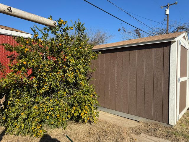 1128 W Michigan Avenue, Fresno, CA 93705