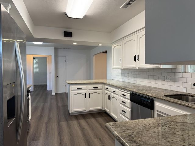 1128 W Michigan Avenue, Fresno, CA 93705