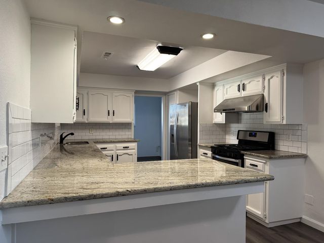 1128 W Michigan Avenue, Fresno, CA 93705