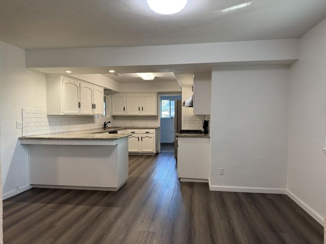 1128 W Michigan Avenue, Fresno, CA 93705