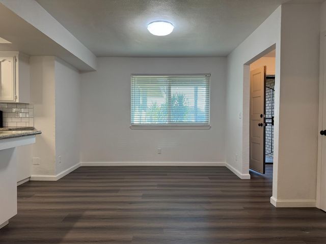 1128 W Michigan Avenue, Fresno, CA 93705