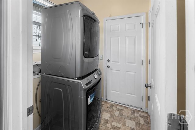 1527 Bradley Boulevard, Savannah, GA 31419