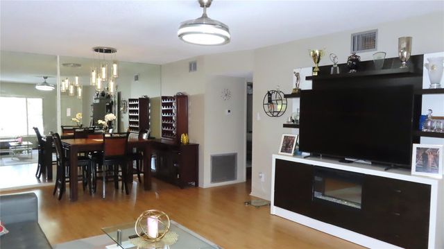 2402 ECUADORIAN WAY 34, Clearwater, FL 33763