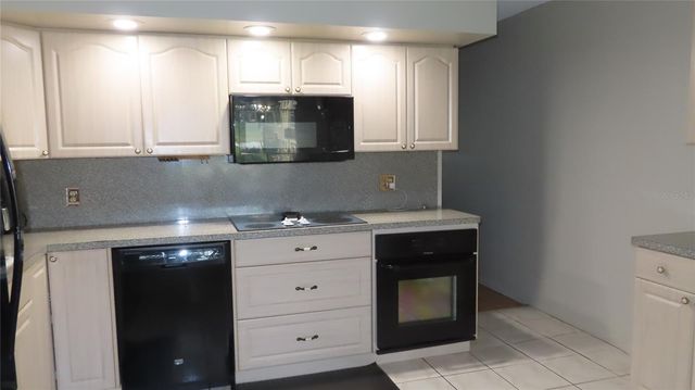 2402 ECUADORIAN WAY 34, Clearwater, FL 33763