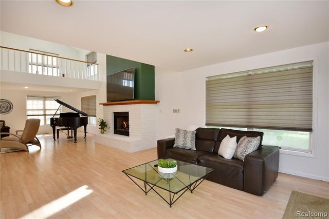 5100 Kings Gate Way, Bloomfield Hills, MI 48302