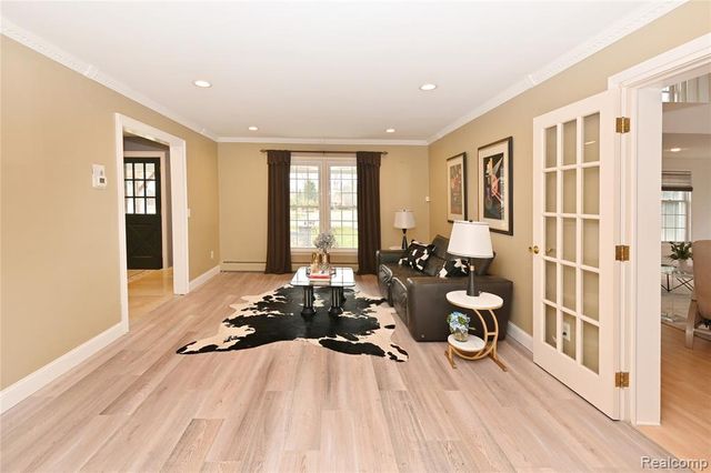 5100 Kings Gate Way, Bloomfield Hills, MI 48302