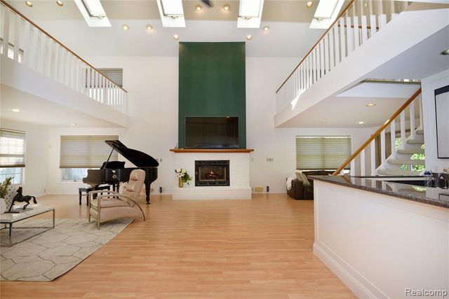 5100 Kings Gate Way, Bloomfield Hills, MI 48302