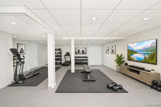 5100 Kings Gate Way, Bloomfield Hills, MI 48302