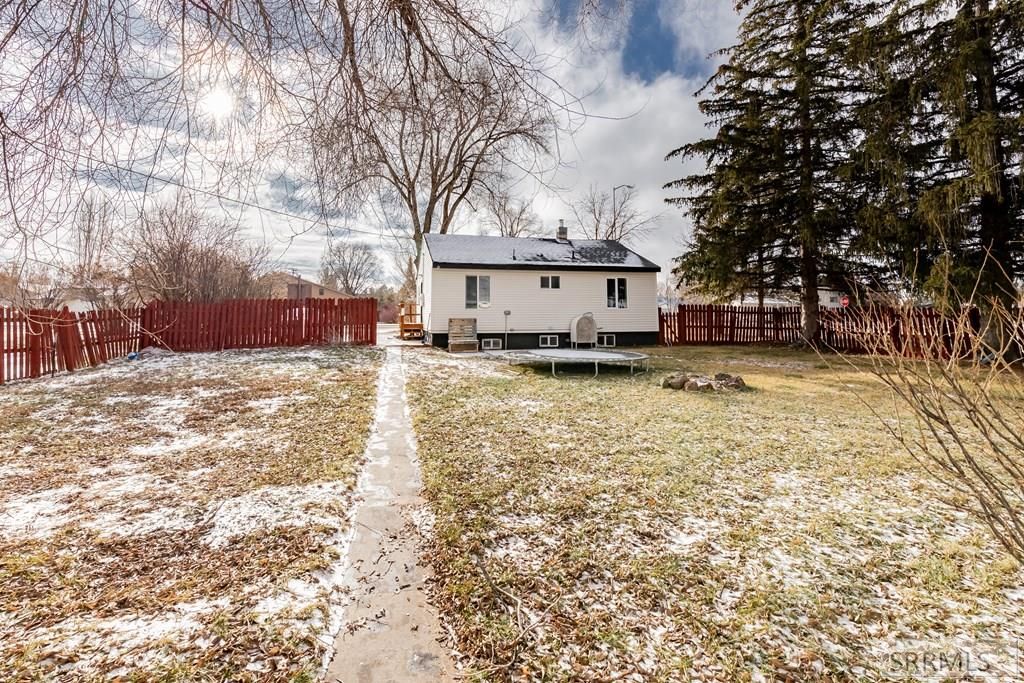 Image 3 of property listing at 745 W Main Street, St Anthony, ID 83445