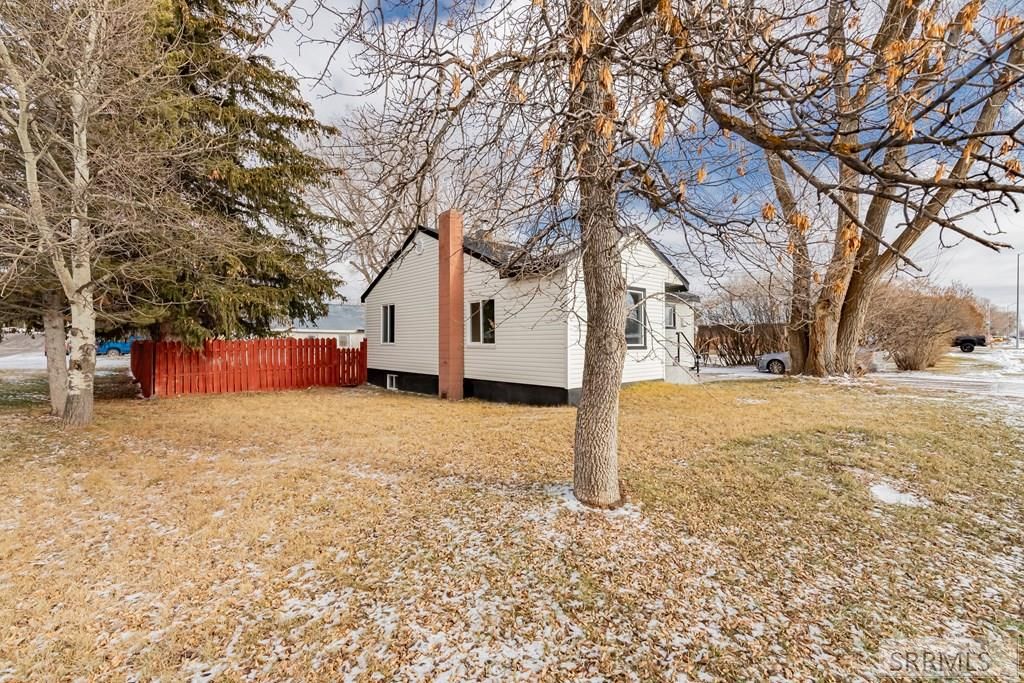 Image 5 of property listing at 745 W Main Street, St Anthony, ID 83445