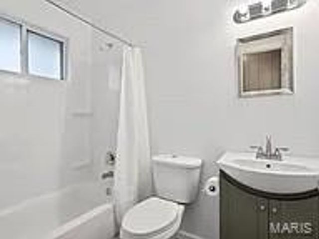 234 Cool Valley Drive, Fenton, MO 63026