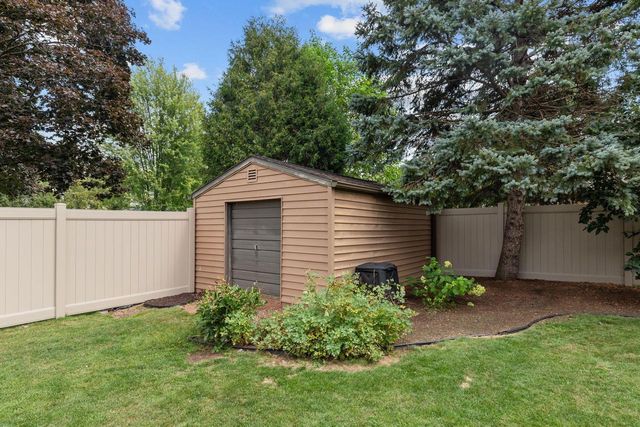 406 SILVER SPRING DRIVE, Green Bay, WI 54303