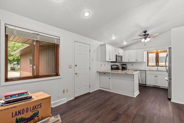 406 SILVER SPRING DRIVE, Green Bay, WI 54303