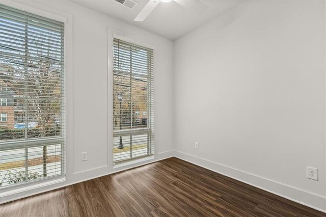 1274 Longreen NW Terrace 8, Atlanta, GA 30318