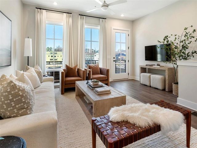 1274 Longreen NW Terrace 8, Atlanta, GA 30318