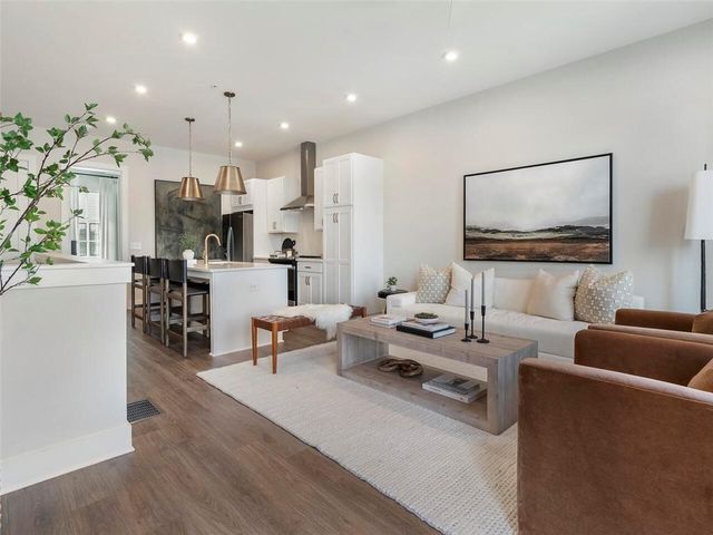 1274 Longreen NW Terrace 8, Atlanta, GA 30318