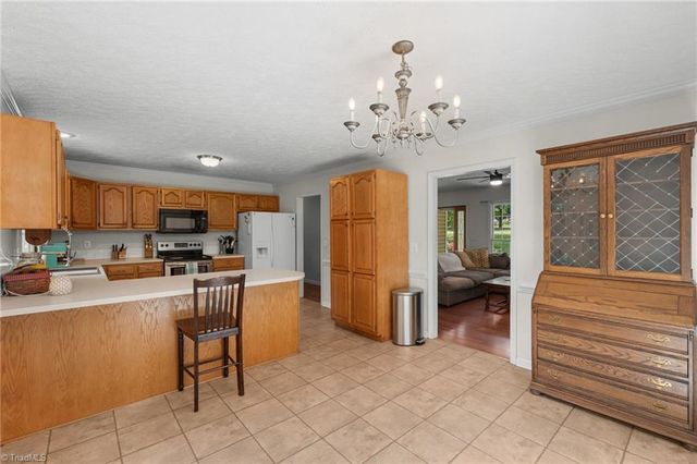 1085 Woodbury Road, King, NC 27021