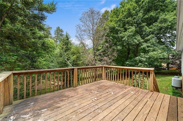 1085 Woodbury Road, King, NC 27021