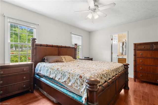 1085 Woodbury Road, King, NC 27021